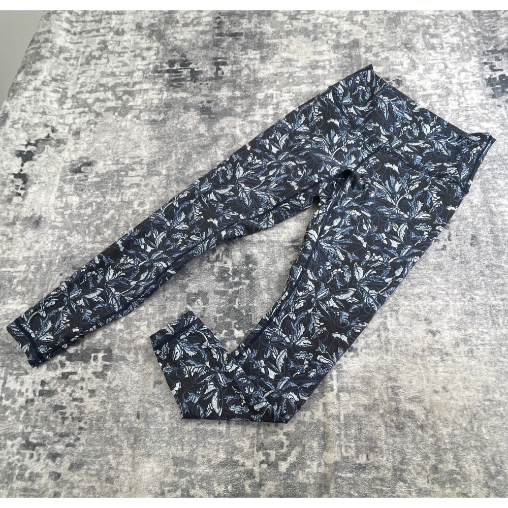 Lululemon Womens XS Athletic Capris Floral Blue Black White Yoga Leggings